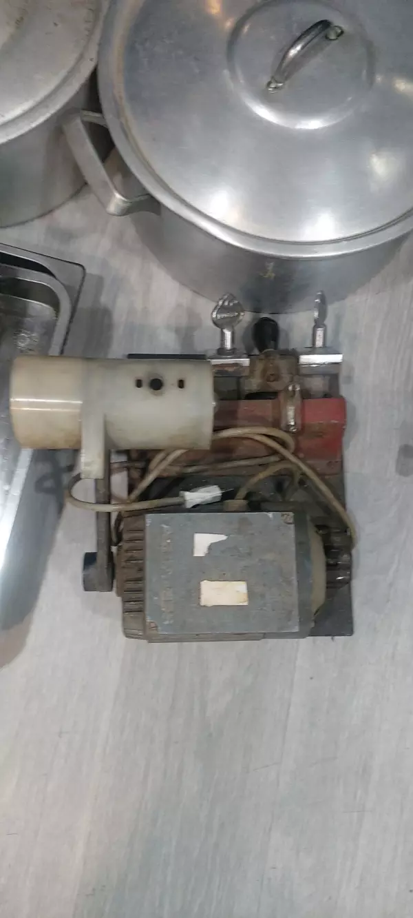 Máquina para copiar llaves para cerrajeros