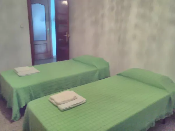 CASAS Y PISOS DISPONIBLES PARA EMPRESAS,(ALCAÑIZ)