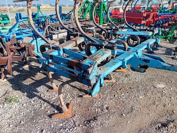 ARADO DE ROSCO CON 16 REJAS Y 4.00 M. DE ANCHO.