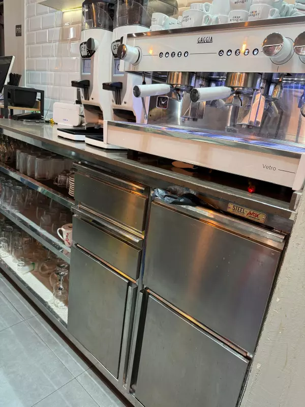 TRASPASO BAR-CAFETERÍA EN EL CABAÑAL (VALENCIA)