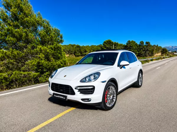 PORSCHE CAYENNE TURBO 4.8 V8 Tiptronic S 500cv. Año 2013.