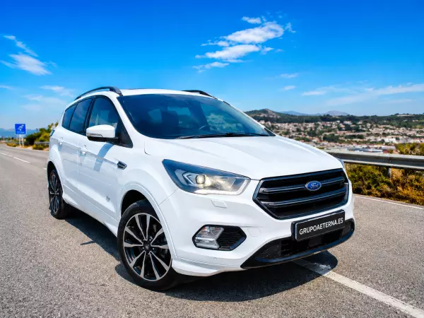 FORD Kuga 1.5 Ecoboost 150cv 4x2 ST Line 6v. Año 2018.