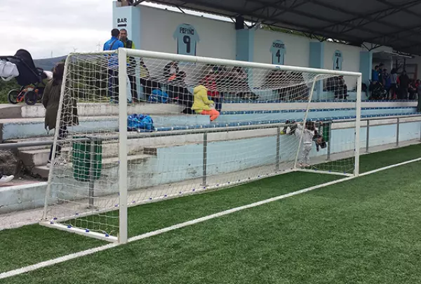 JUEGO PORTERIAS FUTBOL 11 METALICAS TRASLADABLES TUBO 100 MM REGLAMENTARIAS PORTES GRATIS SE VENDEN POR UNIDADES