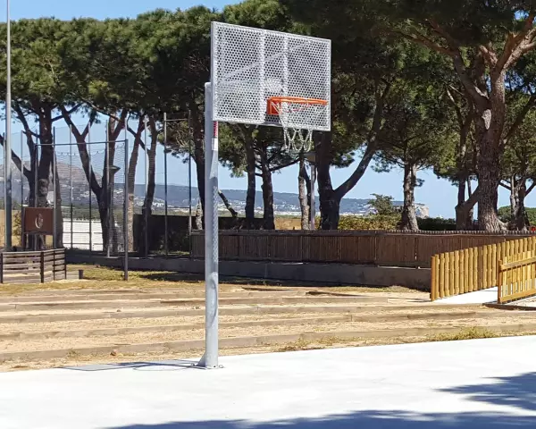 JUEGO CANASTAS ANTIVANDALICAS MINIBASKET NEW TUBO 114 MM GALVANIZADAS -INCLUYE AROS, REDES Y TABLEROS-
