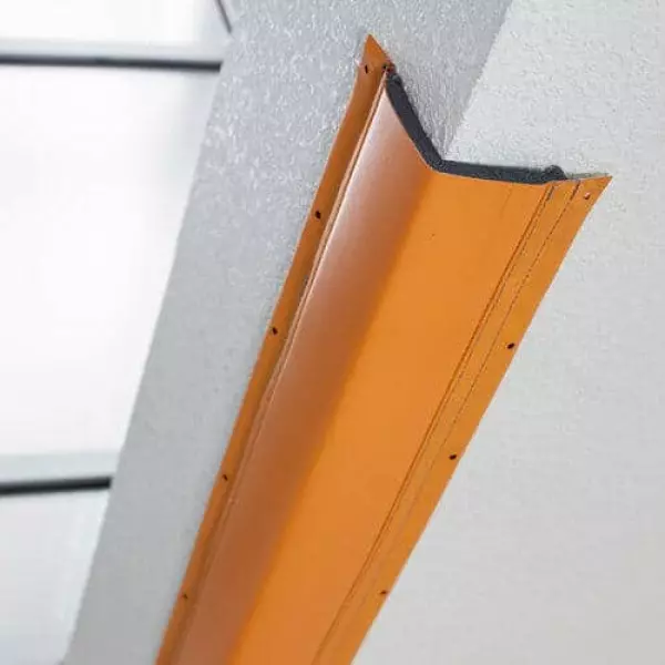 Protección cantonera 1 cm con pestañas