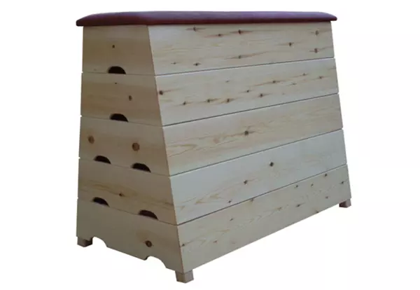 Plinton (Esc. Toledo) Juvenil, 4 segmentos Piramidal. 85x35x100 cm. Tapizado sintético