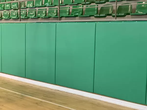 Protección de la pared del pabellón DEPORTIVO