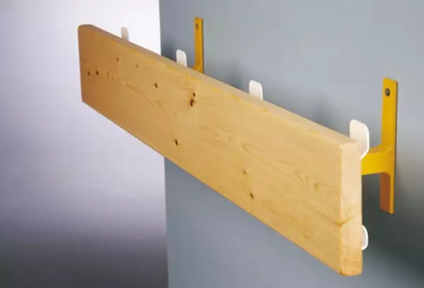Perchero vestuario madera colgadores ocultos