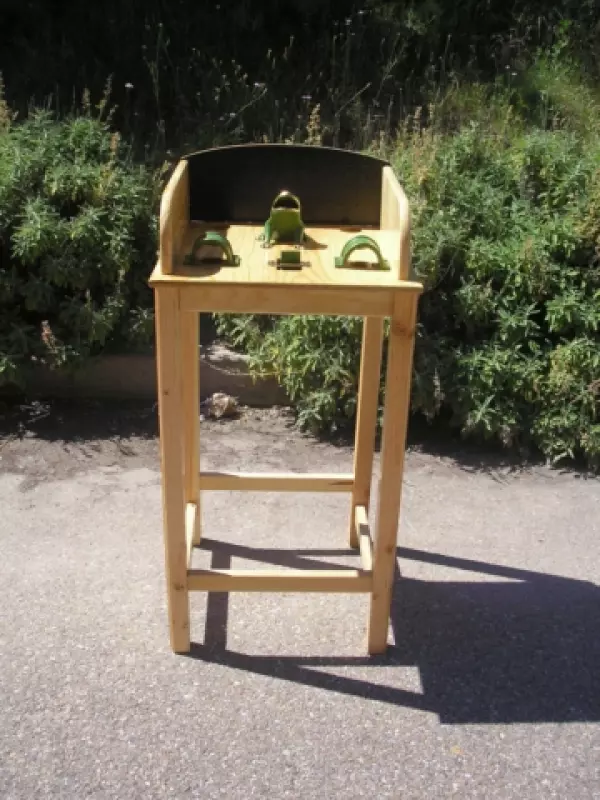 RANA MADRILEÑA EN MADERA