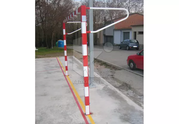 JGO. PORTERÍAS FÚTBOL-SALA / BALONMANO ACERO 8 X 8 CM. PARA ANCLAR
