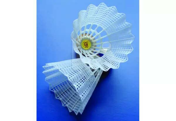 VOLANTES BADMINTON NYLON ULTRA, BOTE 6 UDS.