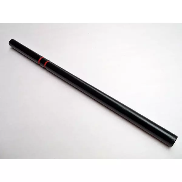 Baston de escrima negro.