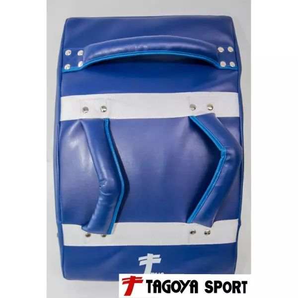 Escudo curvado para patadas con triple agarre, PVC resistente.