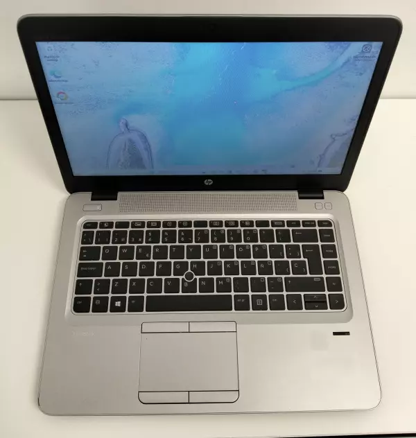 HP Elitebook 840 G3 en color plata y negro.
