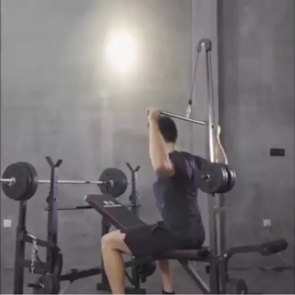 Máquina multifunción de musculación.