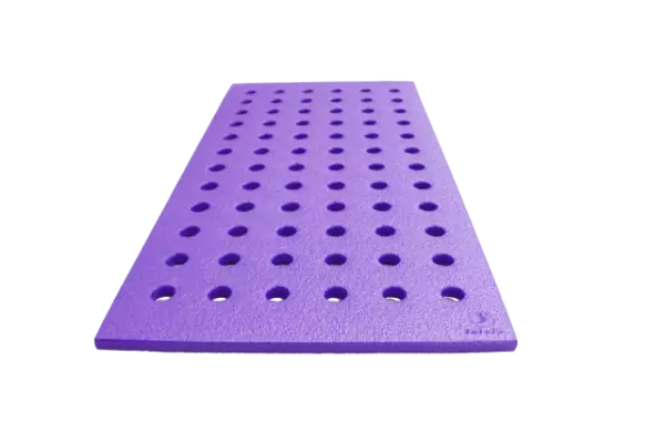 TAPIZ BEBÉ CON ORIFICIOS TERMOCONFORMADO PEQUEÑO. 100X50X2 CM. FLG-E.