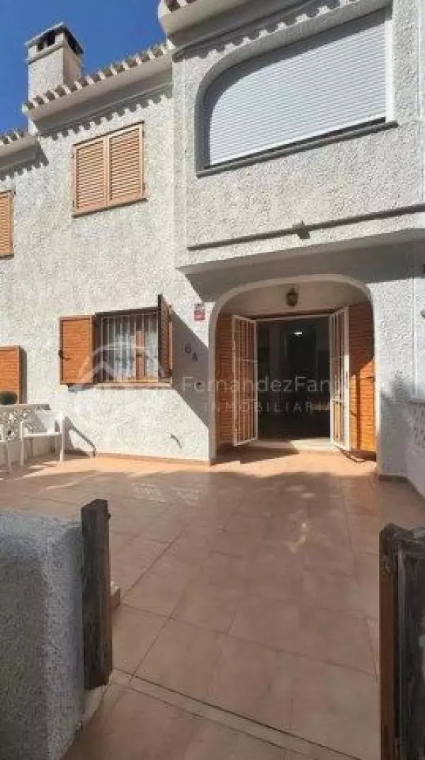 CHALET MUY CERCA PLAYA FLAMENCA EN ORIHUELA COSTA
