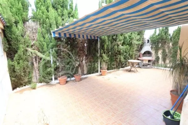 Chalet adosado de 2 niveles