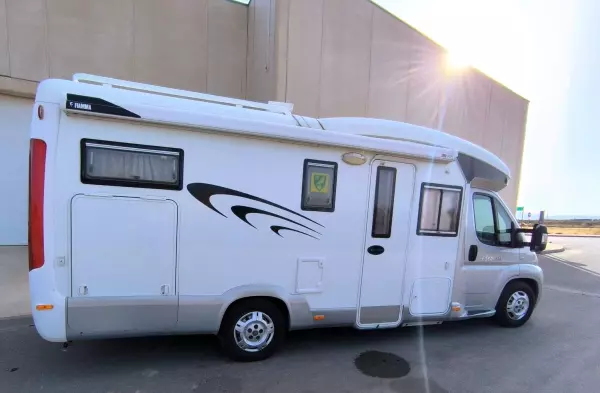 Autocaravana Perfilada Challenger Eden de Ocasión – 3 Plazas