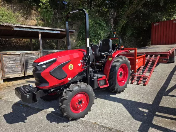 TYM F25RN 45 CV – TRACTOR COMPACTO PROFESIONAL 4X4