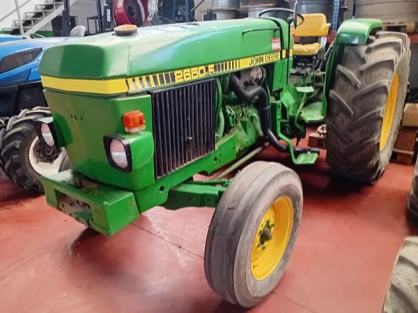 TRACTOR JOHN DEERE 2650 F MATRICULADO.