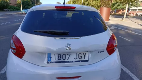 PEUGEOT 208 1.2 VTI
