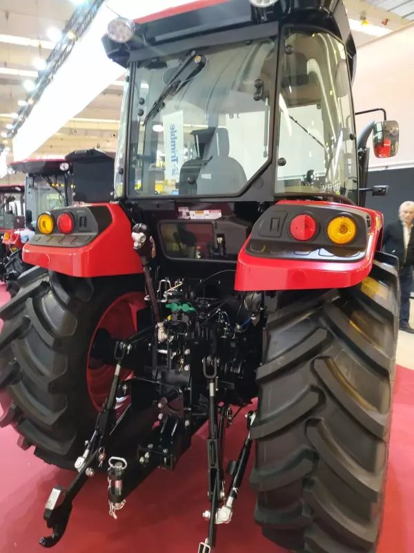 TYM T5075 – TRACTOR CON MOTOR DEUTZ 90 CV, CABINA E INVERSOR