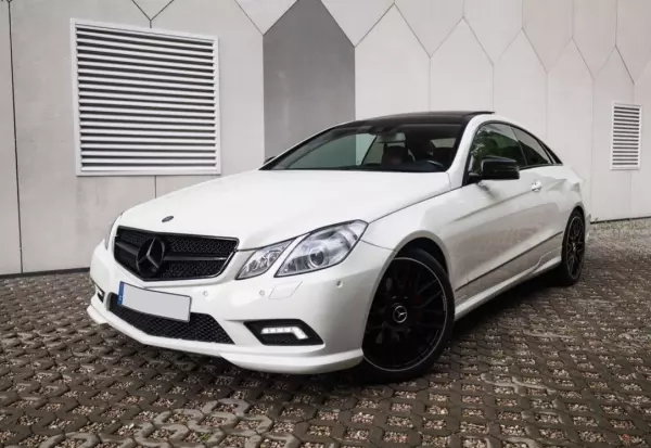 En venta Mercedes-Benz E350 Coupé (231cv) AMG LINE