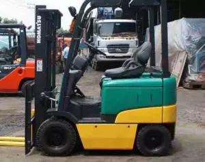 KOMATSU, en perfecto estado con muy pocas horas