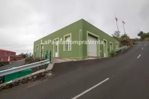 ID-363  Edificación en una sola planta de altura con muchos