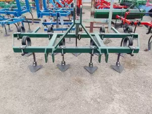 ARADO NUEVO CON 9 REJAS DE ROSCO.