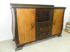 Vendo aparador de madera antiguo en Calle Merineros