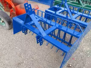 TRAÍLLA DESPEDREGADORA NUEVA DE 1.30 M.