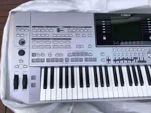 Yamaha Genos,Yamaha Tyros5,Yamaha PSR S950,900,Korg