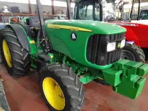 Tractor frutero JOHN DEERE 5515 F.
