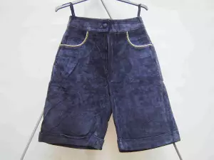 Pantalón bermuda de piel, azul marino