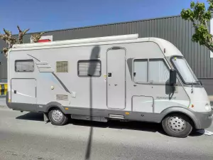 Vendo autocaravana HYMER B614