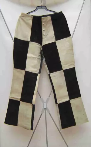 SE VENDE Pantalón de piel, beig y negro
