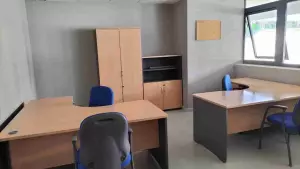 SE ALQUILA OFICINA AMUEBLADA EN VIGO