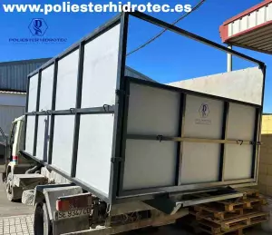 Contenedor de Poliéster con Sistema Multilift