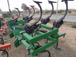 ARADO DE MUELLES NUEVO CON 17 REJAS