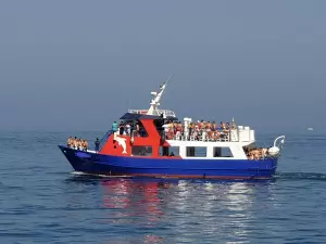 BARCO DE PASAJE Y TURISMO CAPACIDAD 144 PASAJEROS