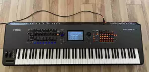 Yamaha Montage 8 , Roland FANTOM-8, Korg Kronos2
