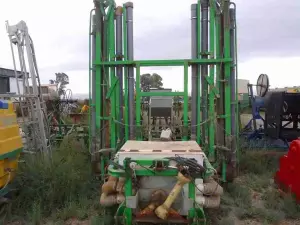 PULVERIZADOR DE AZUFRE DE BRAZOS ARTICULADOS.