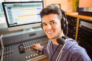 INGENIERO TÉCNICO DE SONIDO SE PRECISA.