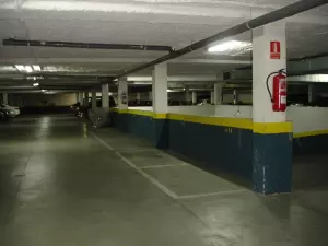 Canillas, de 1 a 4 plazas para moto. Alquilo-vendo. Ocasión
