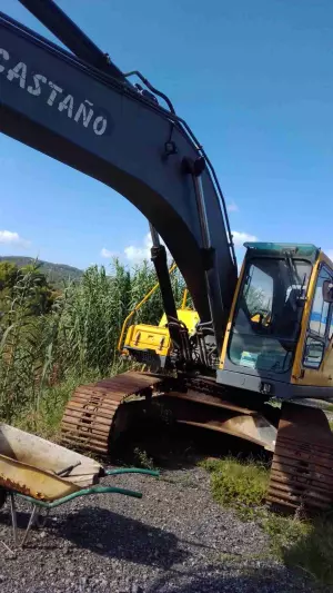 excavadora de cadenas volvo