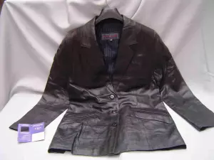 Chaqueta de mujer en cuero legítimo