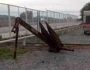 ANCLA DE BARCO DE 1.500 KG.