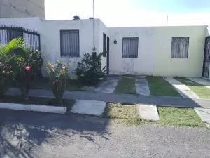 EXCELENTE CASA DE UN PISO 3 REC EN HOGARES DE NUEVO MEXICO